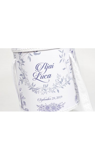 Trusou de botez pentru baieti clasic cu broderie si flori albastre, La poem 23